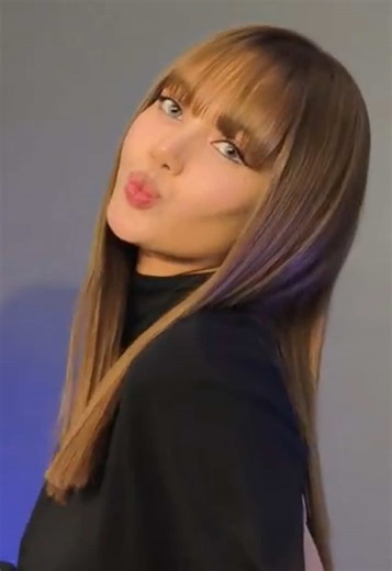 Lisa BLACKPINK: A Captivating Live Performance