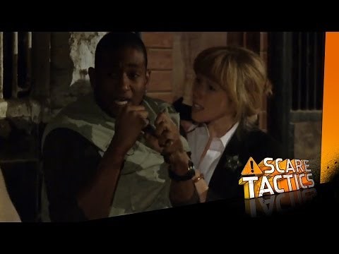 Crop Circle Showdown - HD | Alien | Scare Tactics