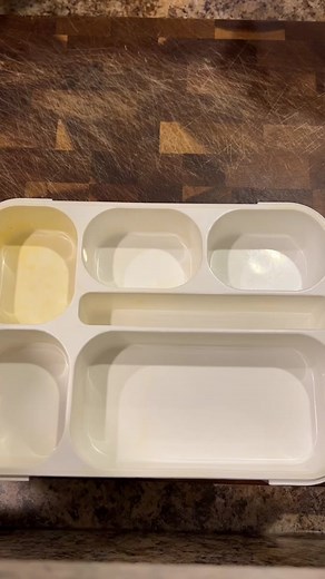 Yummy grilled cheese lunch for my daughter! #bentobox #bentolunch #schoollunchideas