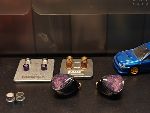 原道NX8的评测视频：可玩性挺高的一条千元耳机，适合喜欢听流行的你选择，声音不容易出错。