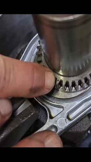 Briggs and Stratton Engine Rebuild - Getting the Locked Up Engine Running Again! - Part 3 (4) | Briggs Stratton Engine Restoration