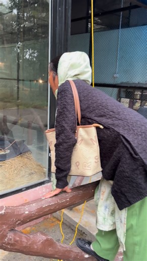 Malati Rai on Instagram: "Mummy python 🐍 harako Ara 😂😂😂"