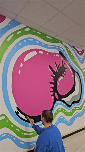 Timelapse of me painting the black outline on the massive mural for Aims Fitness.