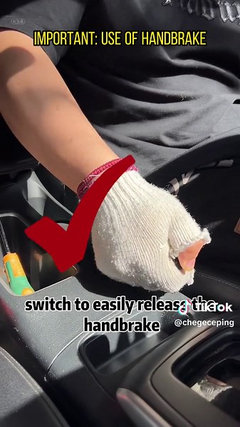 How do you use the handbrake? #cartok#automobile#brakefailure#tips#brakepads