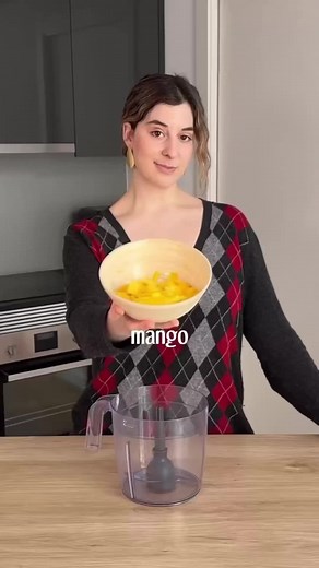 🥭 Mango Mango liefert Vitamin C, Beta-Carotin und Polyphenole, die antioxidativ wirken. Studien zeigen, dass Mango-Konsum oxidativen Stress senken und die Glukosetoleranz leicht verbessern kann. ➡️ Studie: https://www.sciencedirect.com/science/article/pii/S1878535223003222 🍶 Griechischer Joghurt Greek Yogurt bringt Protein probiotische Kulturen. Eine Meta-Analyse zeigt, dass fermentierte Milchprodukte mit einem geringeren Risiko für Typ-2-Diabetes und Herz-Kreislauf-Erkrankungen assoziiert sin