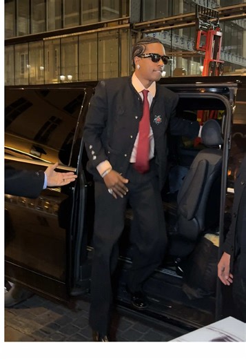#asaprocky and #rihanna at the restaurant tonight in #paris #fyp #pourtoi