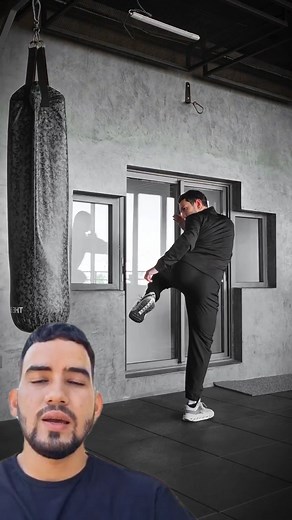 Discover Krav Maga, a self-defense technique designed for real-life situations. Originating in Israel, Krav Maga focuses on practical and efficient movements to protect yourself in emergency situations. You'll learn simple yet powerful techniques that will allow you to react instinctively to threats, becoming your own line of defense. #viralpage #selfdefense #defense #virals #kravmaga #fyp #fight #virals #foryou | Manuel Defensa Personal