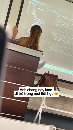 Hương Alice on Instagram: "Blackbox AI giúp bạn biến mọi ý tưởng thành code thật – sạch, rõ ràng và sẵn sàng chạy. Không cần đọc tài liệu dài dòng. Không còn debug mệt mỏi. Chỉ cần mô tả điều bạn muốn, AI sẽ tự viết code cho bạn. 🚀 Mô tả tính năng → Có ngay đoạn code hoàn chỉnh 🖼️ Tải ảnh UI → Có giao diện sẵn sàng 💬 Dán code lỗi → Có bản giải thích và tối ưu 🌍 Đổi ngôn ngữ → Dịch code tức thì Dùng miễn phí tại blackbox.ai Học nhanh hơn. Build nhanh hơn. #congnghe #sinhvien #daihoc #programm