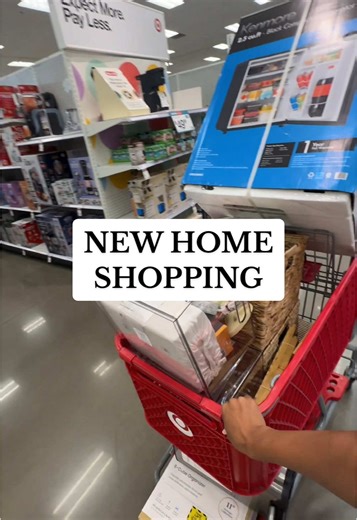 My phone died right when I was headed to the checkout 😣 It’s gonna take some adjustment getting used to the new area & new stores over here. The traffic is INSANE #newhome #newhomeshopping #shopping #stayathomemom