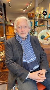 Depuis un demi-siècle, Bertrand Klein et son épouse Pascale perpétuent avec passion l'art de la restauration de meubles anciens à Mulhouse. Accompagnés de leur équipe qualifiée, ils redonnent vie à des pièces d'exception, véritables témoins du passé. | France 3 Lorraine