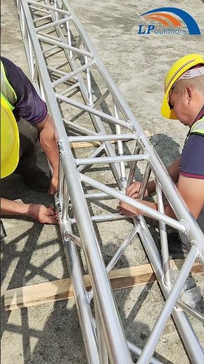 Strong and easy-to-assemble aluminum stage truss system for outdoor events,exhibitions, and shows