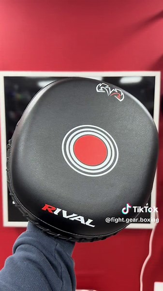 Boxers and Coaches which do you prefer to hit or use in your boxing training? Pads, Air Pads, Paddles or Sticks? #amateurboxing #boxing🥊 #boxingtraining #fightgear