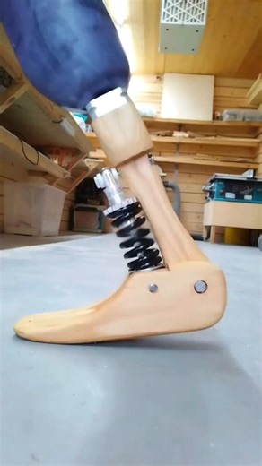 Nakli Pair… Lekin Asli Swag! 🦿 || Dekho Amezing || #facts