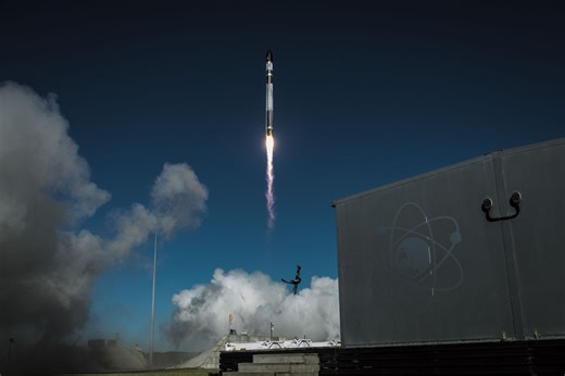 Rocket Lab launches 4 experimental 'DiskSats' for the US military