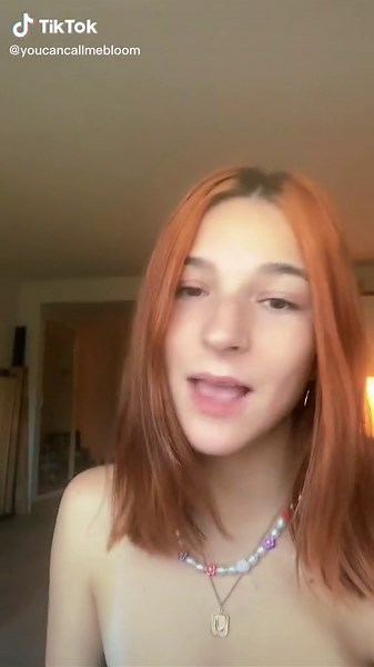 we’re gonna ignore the bad transition and pay attention to my HAIR 😂💅🏽