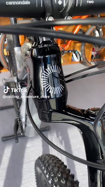 ¿Que le pasó a la @Cannondale Bicycles ? #lefty #cannondale #yoconcycling #humor #comedia