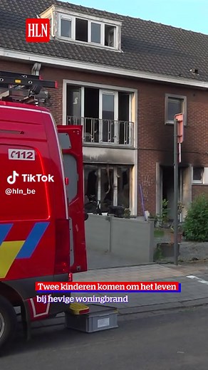 Twee kinderen van 4 en 8 komen om het leven in hevige woningbrand #hln #nieuws