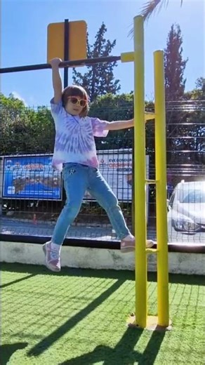 Playground fun 🤩 Emily & Bianca discover the world! #bianca #games #kidsvideo