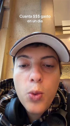 Los que estudian nutrición siempre tienen un TCA, es como los psicólogos que siempre tienen un temita que los lleva a estudiar psicología.Igual el dijo que antes no comía y ahora siento que se da atracones a cada rato.