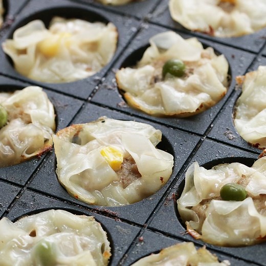 Tasty Japan-人気No.1簡単料理・幸せレシピ | @tastyjapan 👈他のレシピもチェック！ アツアツをパクリ♪ たこ焼き器でしゅうまい レシピが知りたい方はプロフィールのリンクをクリックしてね♪ === Steamed Chinese Dumplings Servings: 3 INGREDIENTS... | Instagram