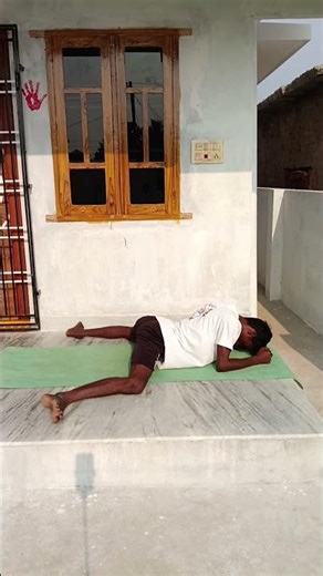 “Try this powerful stretch for tight hips!” 💪#sai divine asanas #flexibility#inner thigh stretching