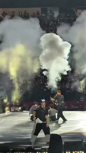 BTS Jungkook, Jin & V Beautiful Live Singing Moment (Sitting) Foxborough Day 2 #bts #jin #taekook