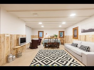 Salón comedor rústico amplio con chimenea - Decogarden