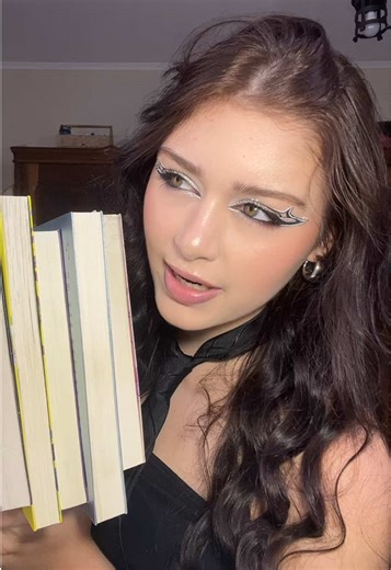 Livros que tem um certo nível de polêmica #booktok #book #booktokbrasil #livros #booktoker