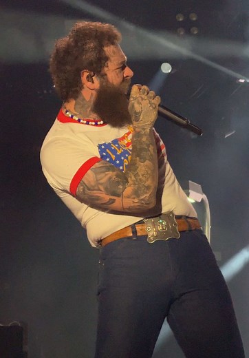 Post Malone performing “Rockstar” at Carolina Country Music Fest in Myrtle Beach, South Carolina 🩵 #postmalone #posty #bigassstadiumtour #ccmf