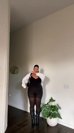 honestly this would be a great ballerina halloween costume 😍