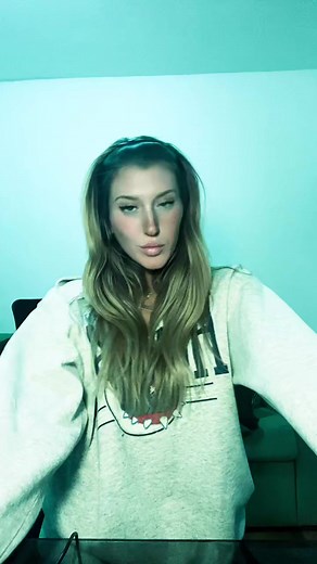 Addi (@addison.vodka)’s videos with Steeeam - Shelly