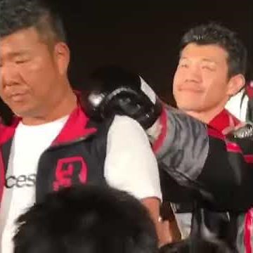 亀田興毅ＶＳポンサクレック入場シーン【亀田トレイン】