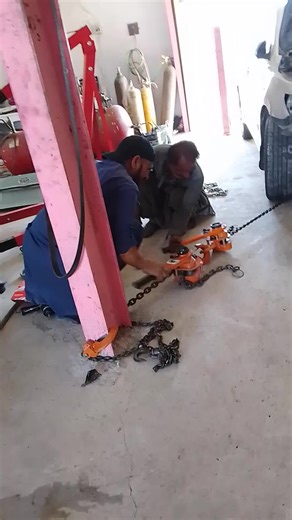 How to Change a Vehicle Tire Using a Tire Changer Machine