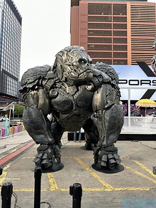 Closer Look At Giant Optimus Prime And Optimus Primal Statues From SXSW 2023