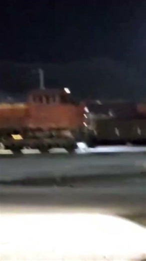 3 BNSF y una FXE en el cil escondida #train