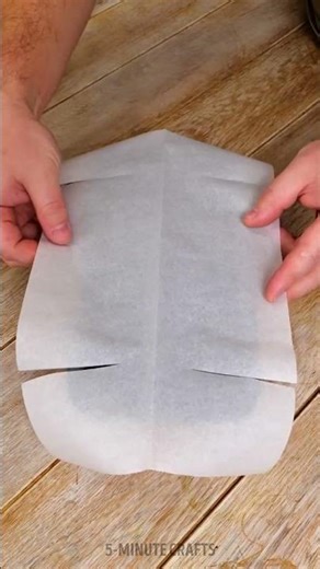 The secret to a perfectly lined baking tin! 🍰✨