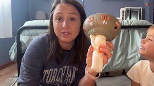 Flying Disc Launcher Toy for Kids, LED Astronaut Flying Disc Launcher with Sound Effects,2&1 Flying Saucer and Gyro Mode with 2 Alien Shape and 4 Regular Flying Aaucers, Ages 3-5 Kids Outdoor Toys