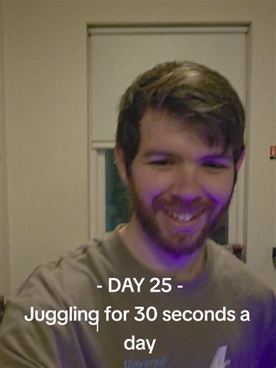 Its a beautiful day - Day 25 of juggling everyday for 30 seconds. Follow to watch me learning to juggle! #juggler #juggling #flow #fyp #popular