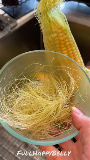 Homemade corn silk tea! Corn silk tea is a caffeine-free, herbal beverage made from the long, silky strands found inside the husks of corn. It has a mild, earthy, and slightly sweet flavour and is used in traditional medicine for its potential diuretic properties, which may help with urinary tract infections and fluid retention. While it's a popular remedy, scientific evidence for many of its claimed health benefits is limited, and it's important to consult a healthcare professional before using