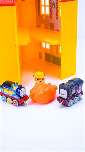 Thomas Lost His Food to Paw Patrol 🍕🐾 #Thomas #thomasandfriends #train