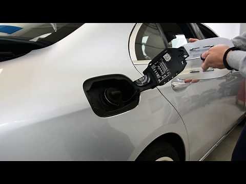 Mercedes E Class W213 The fuel tank cover removal