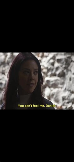 Muerte de Fermín el cristero Cartel de los Oscuros ENEMIGO ÍNTIMO CAPÍTULO 52/53 #Walter🇭🇳 Enemigo Íntimo - Temporada 1 La historia de dos hermanos que presencian el asesinato de sus padres a manos de uno de los cárteles de la droga en México, tras lo cual la hermana menor de Alejandro Ferrer es secuestrada. 25 años después, Alejandro es ahora capitán de la Policía Federal y busca vengarse de los narcotraficantes por haber destruido a su familia. Título alternativo Enemigo Íntimo Episodios 53/