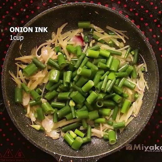 Easy Peyaz Koli Bhaji Recipe | spring onion or leaf fry