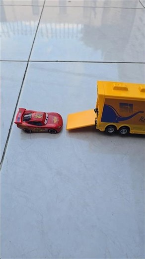 Disney Pixar Cars Truck Review, Lightning Mc Queen #hotwheels #pixarcars #mcqueen #automobile #truck