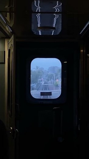 “Foamer view” Cab ride of Amtrak 6905 flying through Encinitas at 80MPH