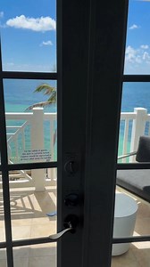 1.3K views · 67 reactions | Are you ready for this view?   Nothing beats the seaside and swaying palms right outside your room. Escape to beautiful Key West and book your oceanfront room at Somo: https://bit.ly/3PI1MWK  IG: muriellulu | #SomoLife | Southernmost Beach Resort | Facebook