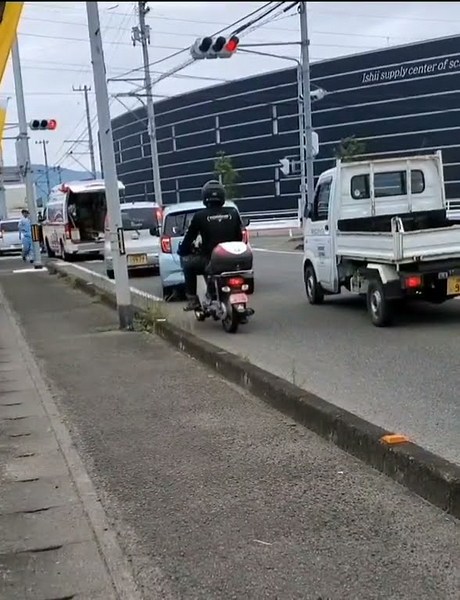 徳島県アウトレイジ…流石は運転マナー最悪46位笑事故渋滞にブチ切れ怒鳴り散らし前の車を恫喝&煽り！非常に見苦しい㈲光エンテックス？軽ダンプ97ｰ16男！ドン引笑長動画有2022年5月30日#脅迫#喧嘩