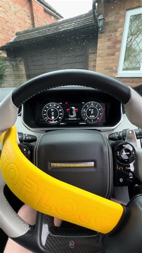 Stock Range Rover Sport SVR revving