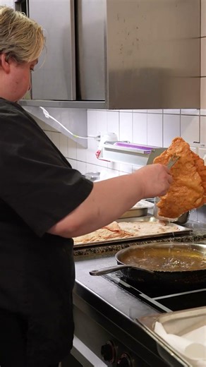 The classic schnitzel from Restaurant Glacis Beisl (Vienna)