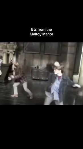 Exploring the Malfoy Manor Scene with Harry and Ron | Behind the Scenes